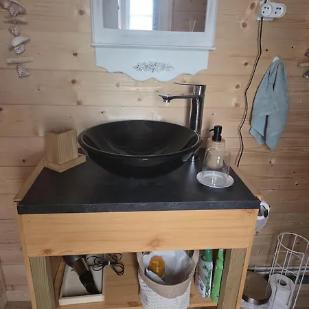 Le Bois Rouland Panzió 3*